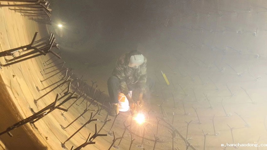 回转炉施工现场