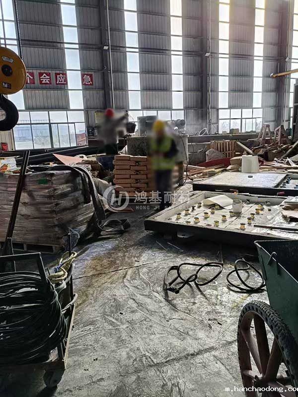 铝熔炼炉炉门施工