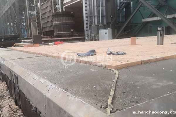 台车式锻造加热炉台车围挡施工完毕